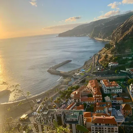 Madeira Sea Sunshine With Heated Pool شقة