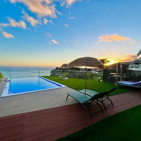 Madeira Sea Sunshine With Heated Pool شقة