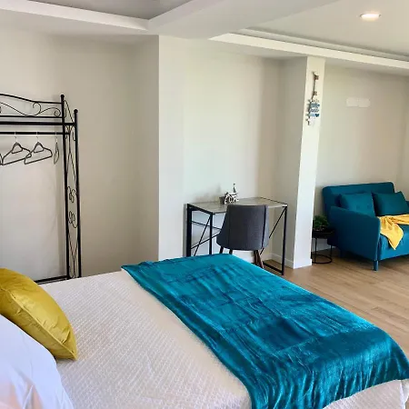 Апартаменты Madeira Sea Sunshine With Heated Pool