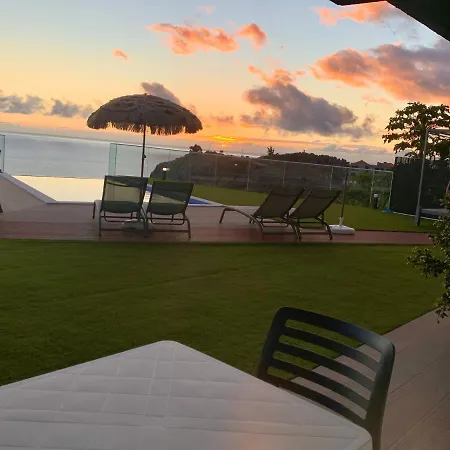 Апартаменты Madeira Sea Sunshine With Heated Pool