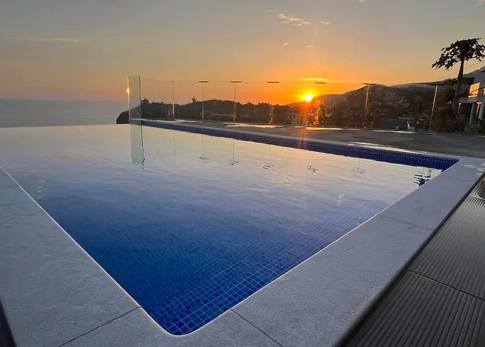 アパート Madeira Sea Sunshine With Heated Pool リベイラ・ブラーヴァ