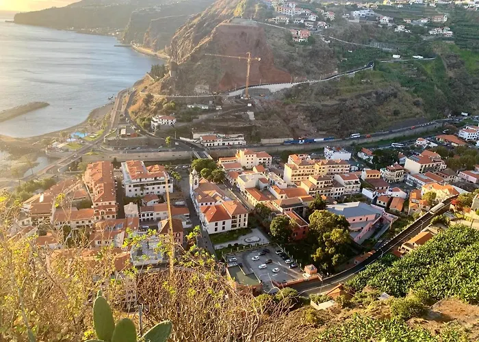 Madeira Sea Sunshine With Heated Pool Daire Ribeira Brava